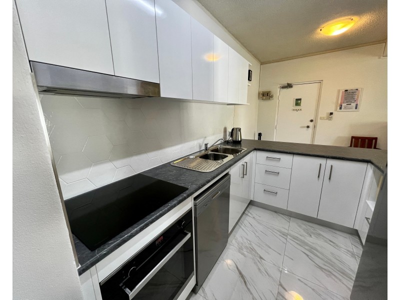 5/5-7 Amphora Street, Palm Cove QLD 4879
