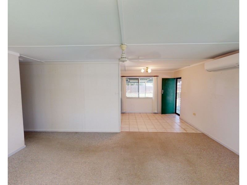 36 Maple Street, Holloways Beach QLD 4878