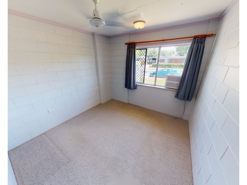 36 Maple Street, Holloways Beach QLD 4878