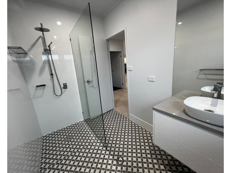 13 Raffles Avenue, Redlynch QLD 4870