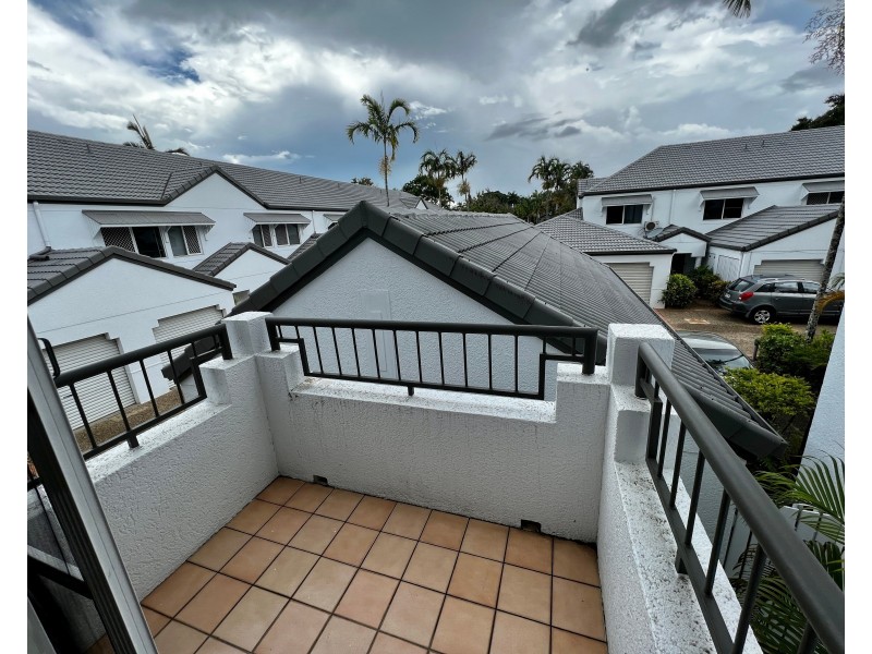 11/34-40 Lily Street, Cairns North QLD 4870