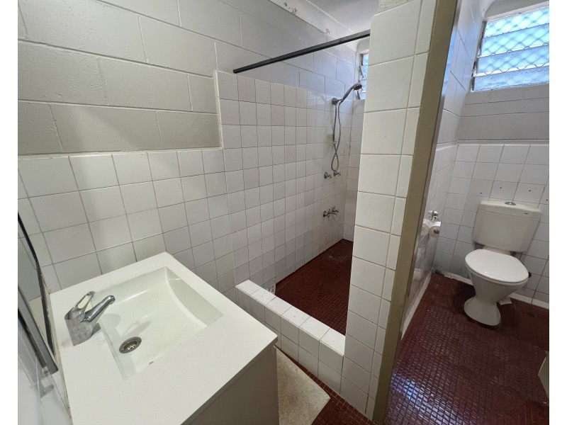 1/5 Thomas Street, Cairns North QLD 4870