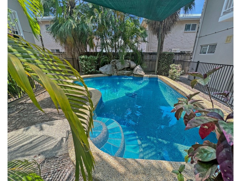 8/6 Springfield Crescent, Manoora QLD 4870