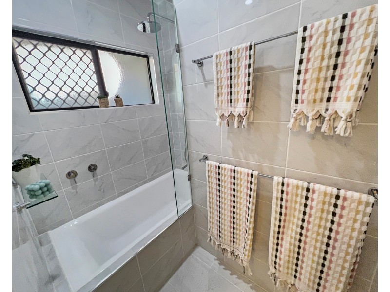 131/2-6 Lake Placid Road, Caravonica QLD 4878