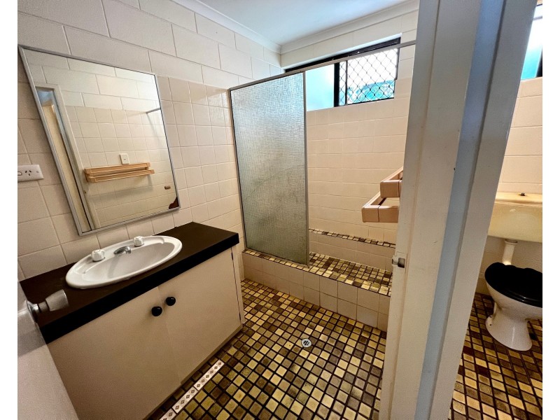 1/2 Mimosa Street, Holloways Beach QLD 4878