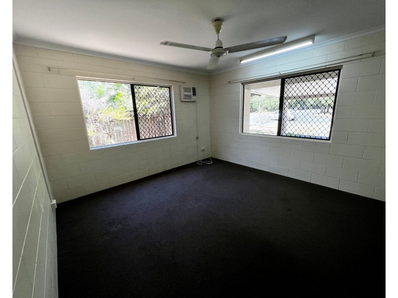 1/2 Mimosa Street, Holloways Beach QLD 4878