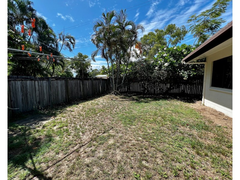 1/2 Mimosa Street, Holloways Beach QLD 4878