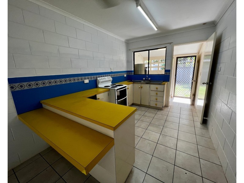 1/2 Mimosa Street, Holloways Beach QLD 4878