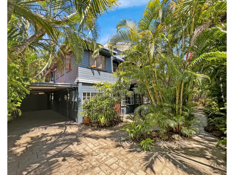 5 Phillips Street, Machans Beach QLD 4878