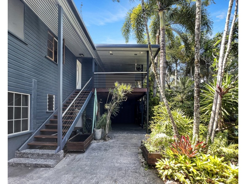 5 Phillips Street, Machans Beach QLD 4878