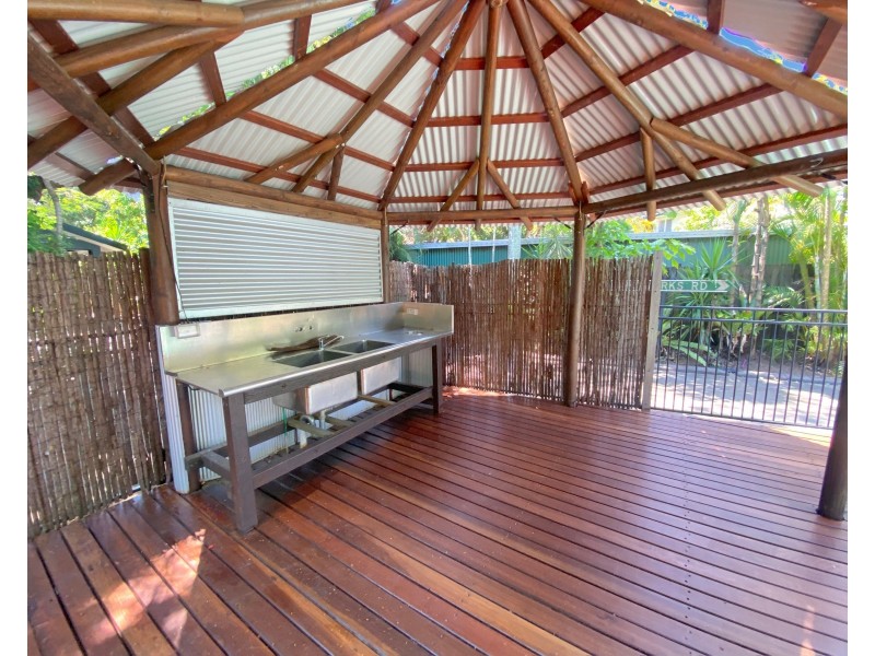 5 Phillips Street, Machans Beach QLD 4878