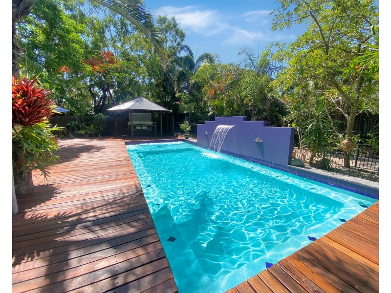 5 Phillips Street, Machans Beach QLD 4878