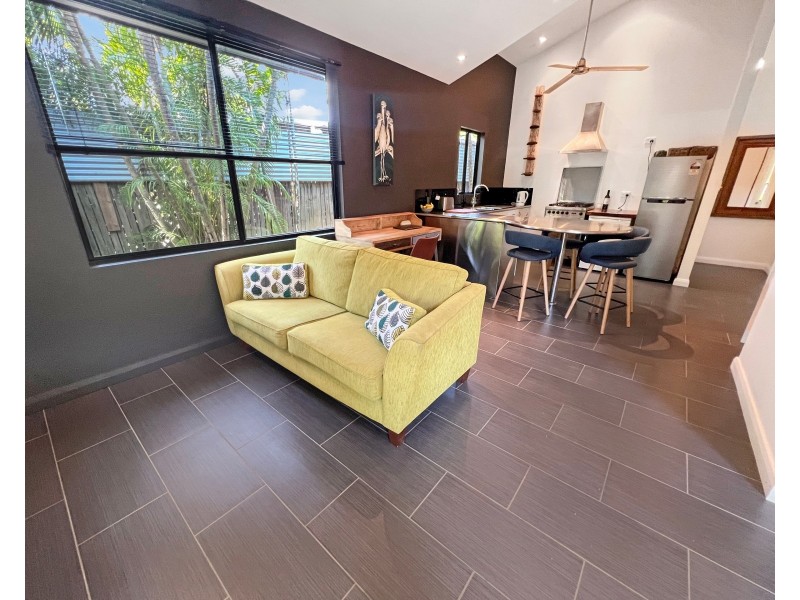 5 Phillips Street, Machans Beach QLD 4878