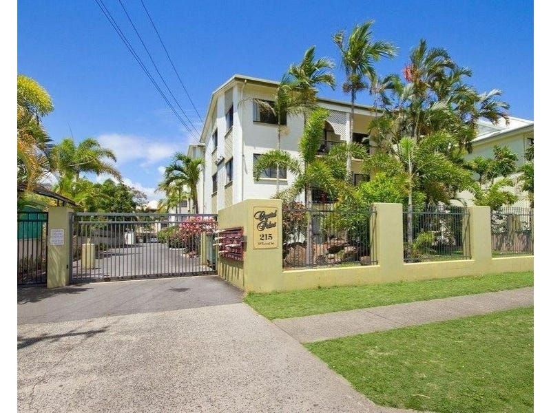 11/215 Mcleod Street, Cairns North QLD 4870