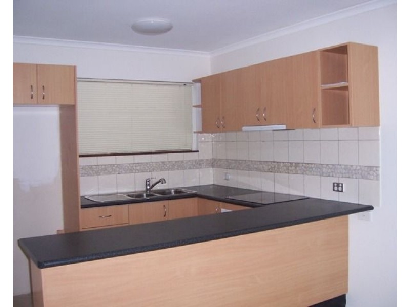 11/215 Mcleod Street, Cairns North QLD 4870