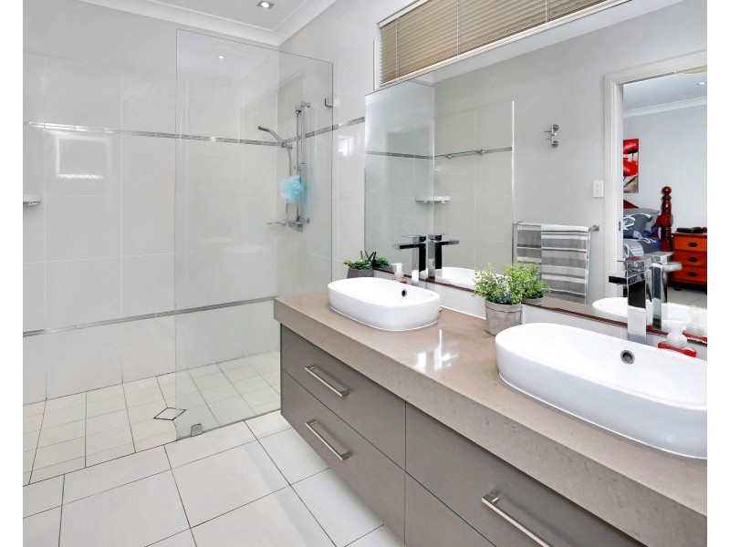 28 Selwyn Circuit, Trinity Park QLD 4879