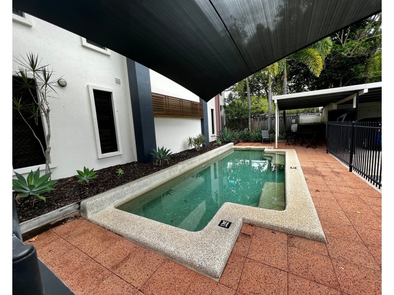 2/199 Kamerunga Road, Stratford QLD 4870