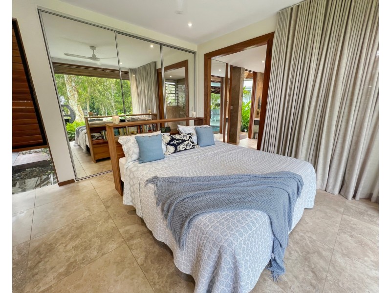 37 Freshwater Avenue, Palm Cove QLD 4879