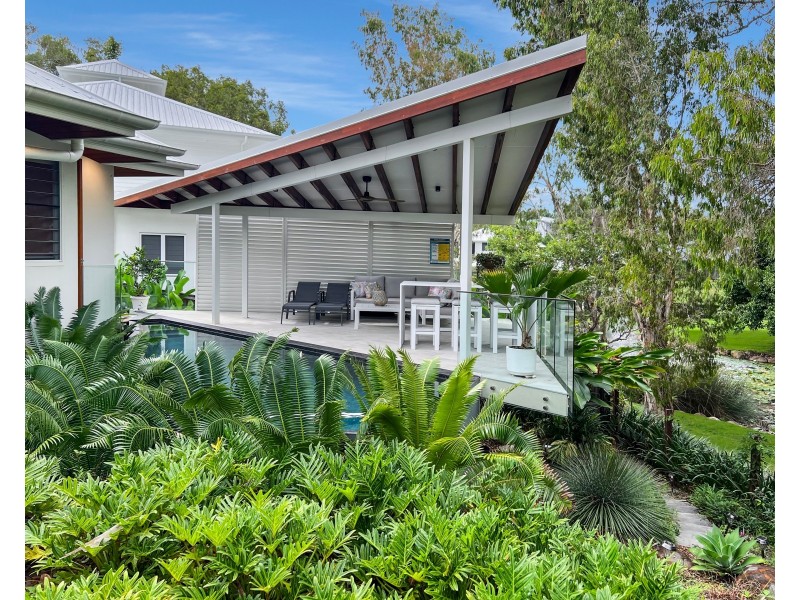 37 Freshwater Avenue, Palm Cove QLD 4879