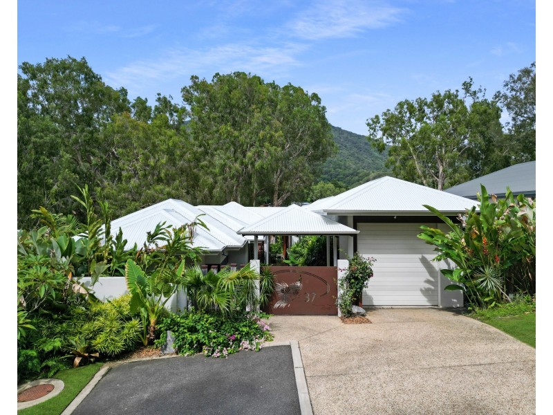37 Freshwater Avenue, Palm Cove QLD 4879