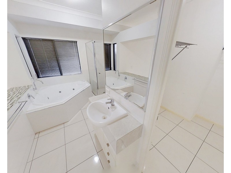 4 Kosciusko Street, Smithfield QLD 4878