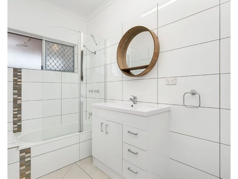 4 Queenscliff Close, Kewarra Beach QLD 4879