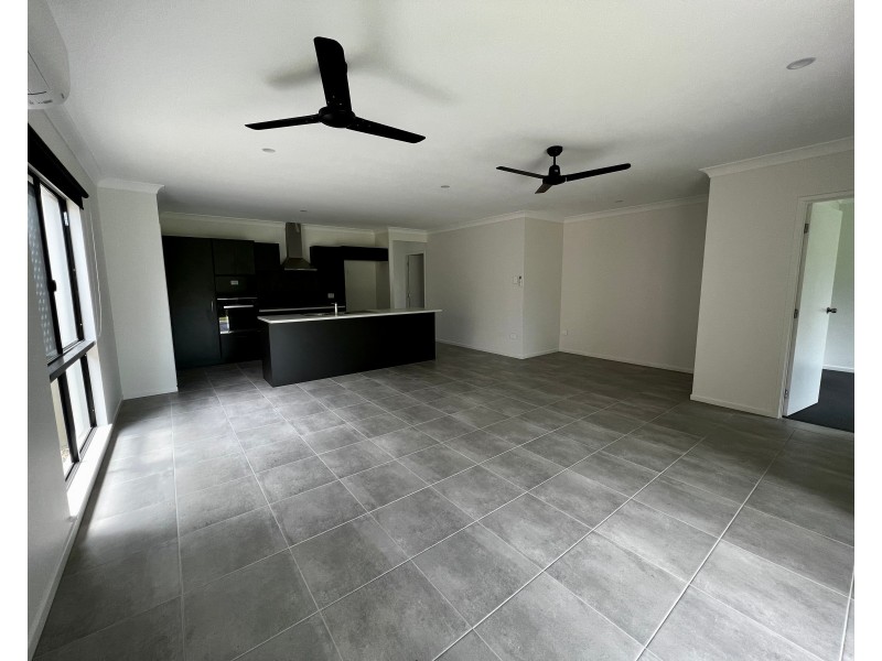 37 Lakeside Drive, Smithfield QLD 4878