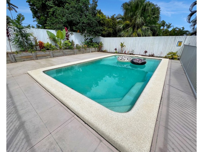 9 Limpet Close, Trinity Beach QLD 4879