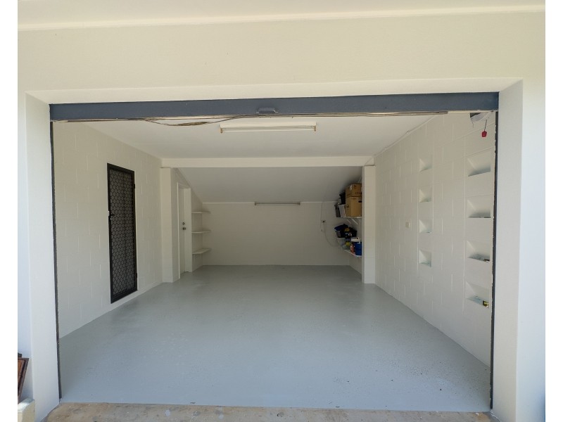 8 Serissa Street, Mooroobool QLD 4870