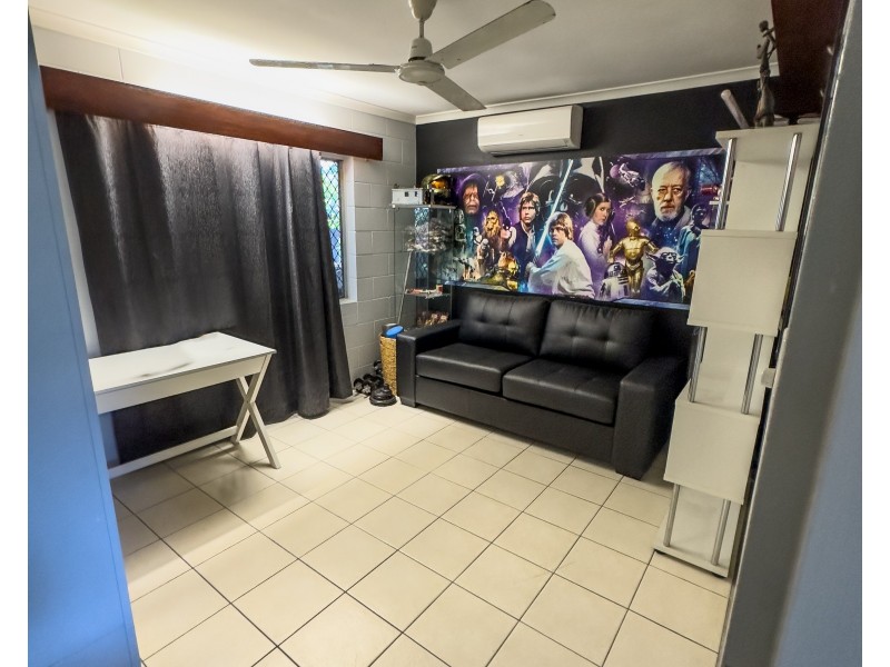 8 Serissa Street, Mooroobool QLD 4870