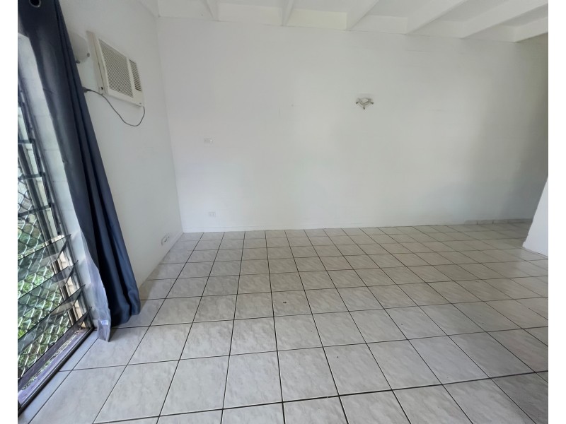 2/8 Sandown Close, Woree QLD 4868