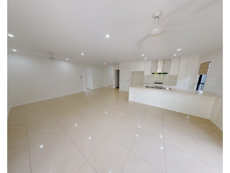 12 Starcke Trail, Smithfield QLD 4878