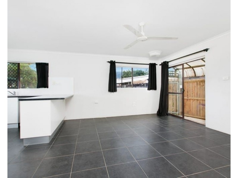 1/43 Sandown Close, Woree QLD 4868