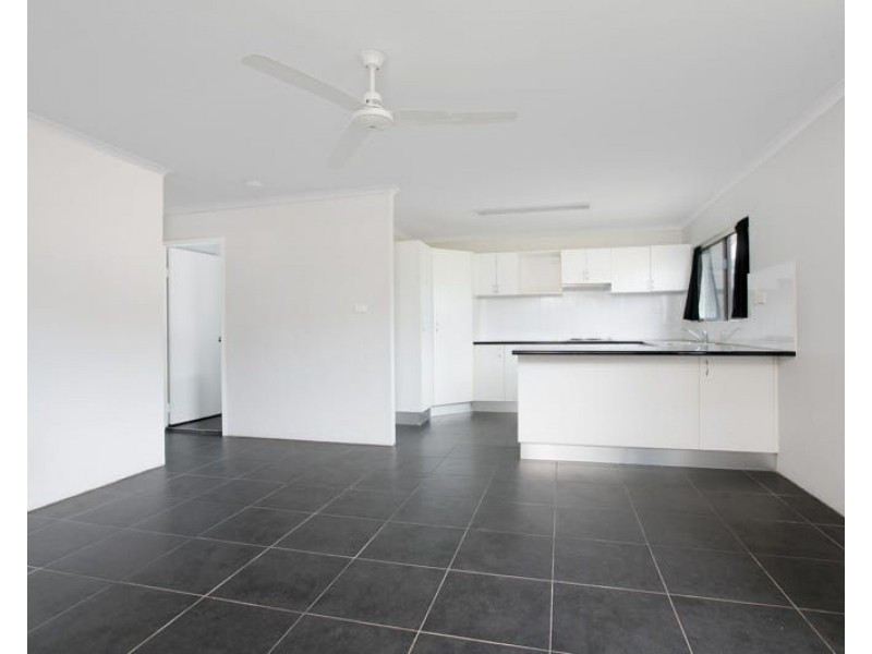 1/43 Sandown Close, Woree QLD 4868