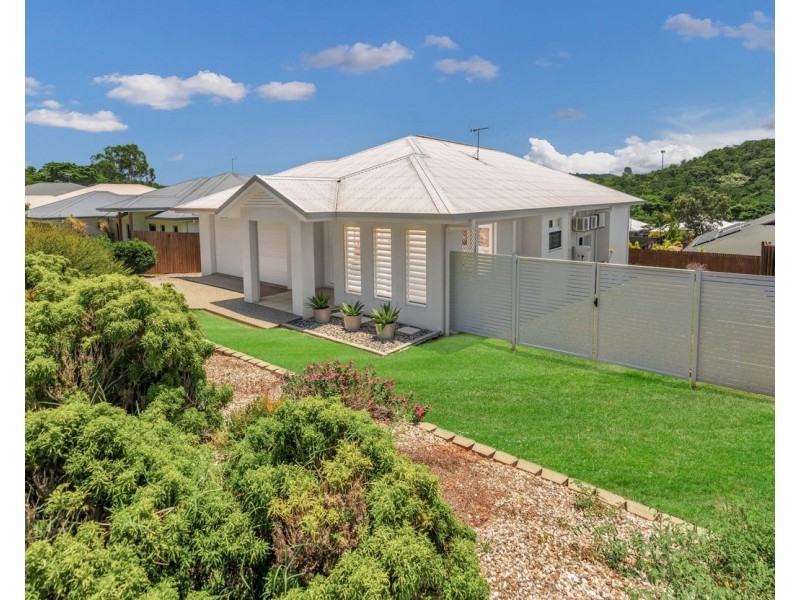 62 McFarlane Drive, Kanimbla QLD 4870