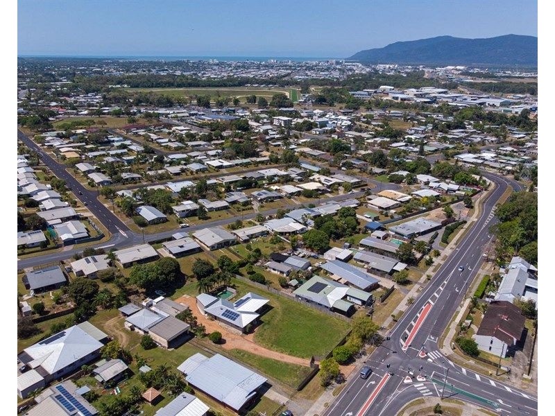 82-84 Toogood Road, Woree QLD 4868