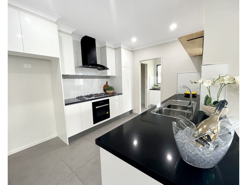 15 Bulleringa Loop, Mount Peter QLD 4869