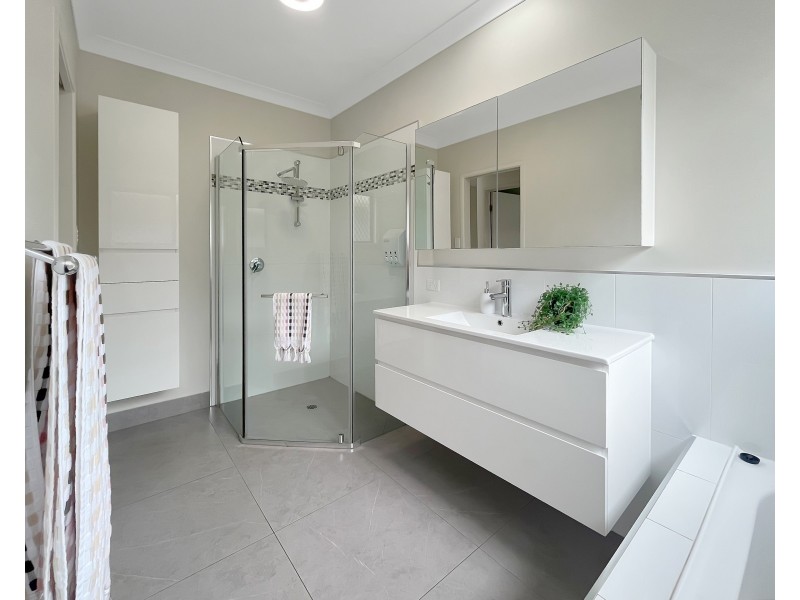 15 Bulleringa Loop, Mount Peter QLD 4869