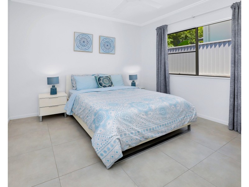 17 Pfeiffer Place, Smithfield QLD 4878