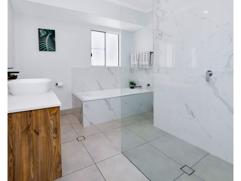 17 Pfeiffer Place, Smithfield QLD 4878