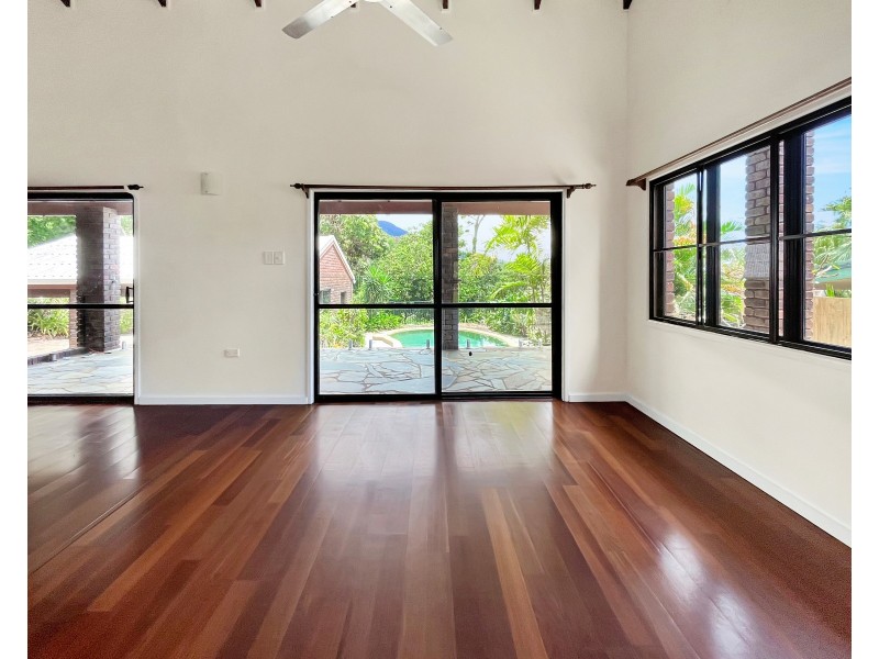 10 Ferntree Close, Brinsmead QLD 4870