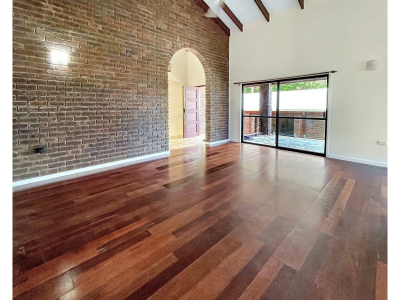 10 Ferntree Close, Brinsmead QLD 4870