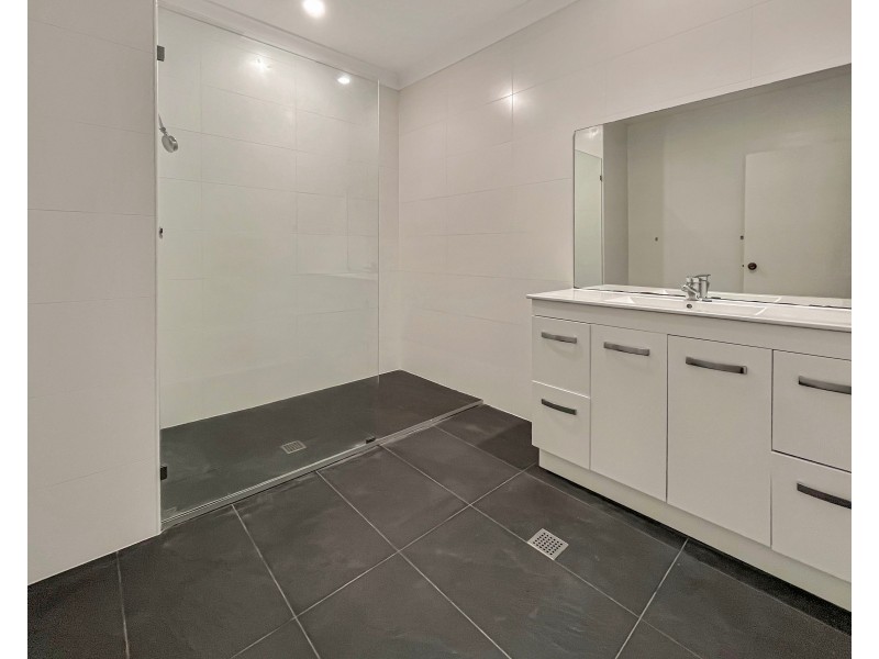 10 Ferntree Close, Brinsmead QLD 4870