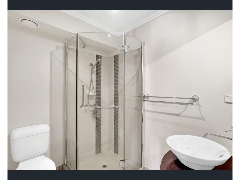 305/29-33 Springfield Crescent, Manoora QLD 4870