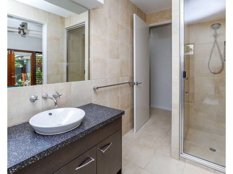 5 Bramble Street, Clifton Beach QLD 4879