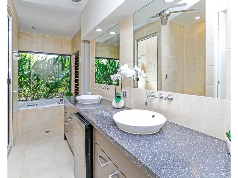 5 Bramble Street, Clifton Beach QLD 4879