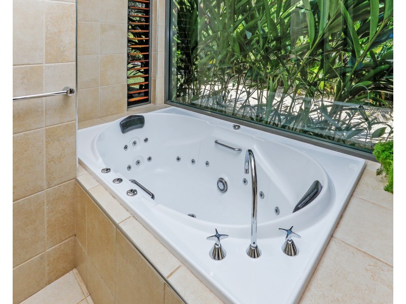 5 Bramble Street, Clifton Beach QLD 4879