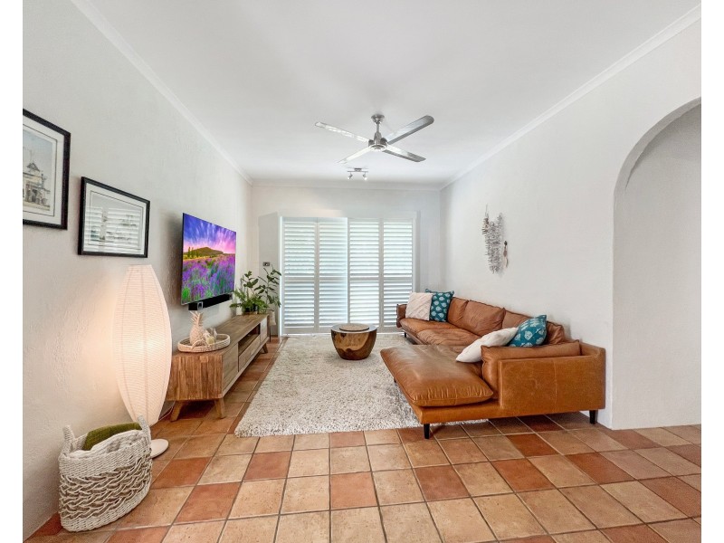6 Flynn Close, Clifton Beach QLD 4879