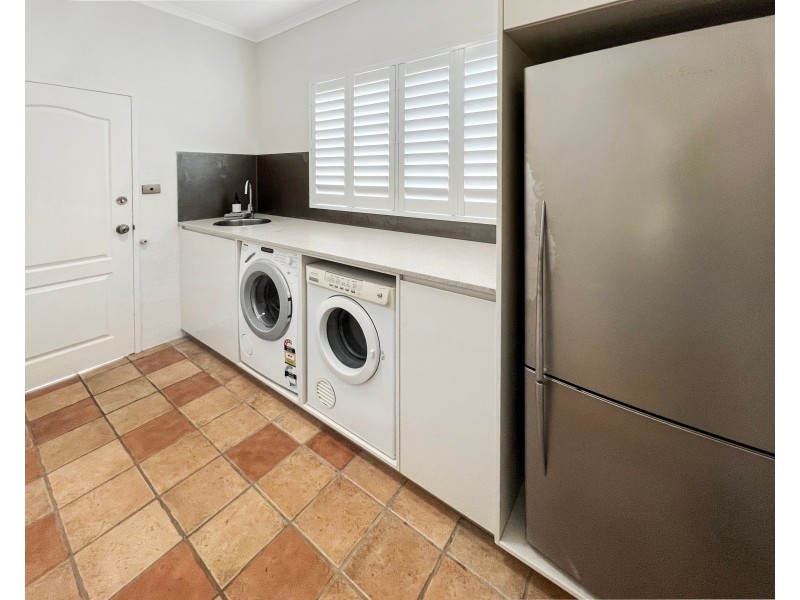 6 Flynn Close, Clifton Beach QLD 4879