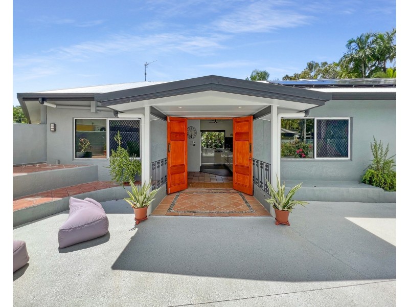 6 Flynn Close, Clifton Beach QLD 4879